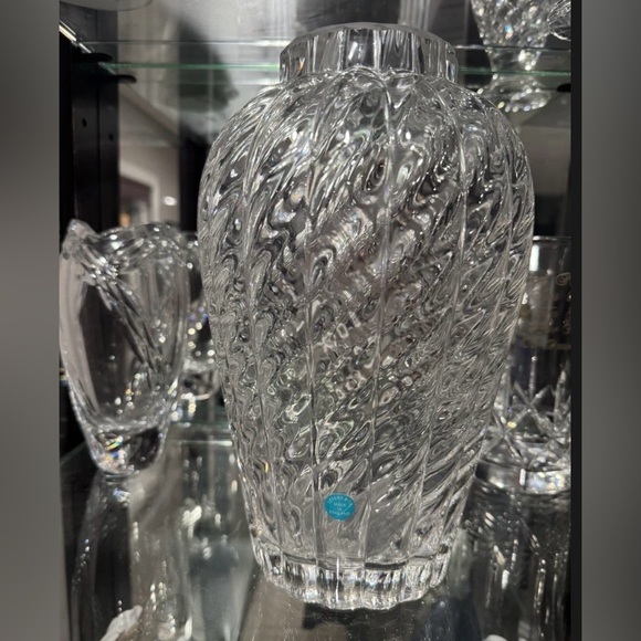 Tiffany & Co. Crystal Oriental Large Vase - Picture 3 of 4